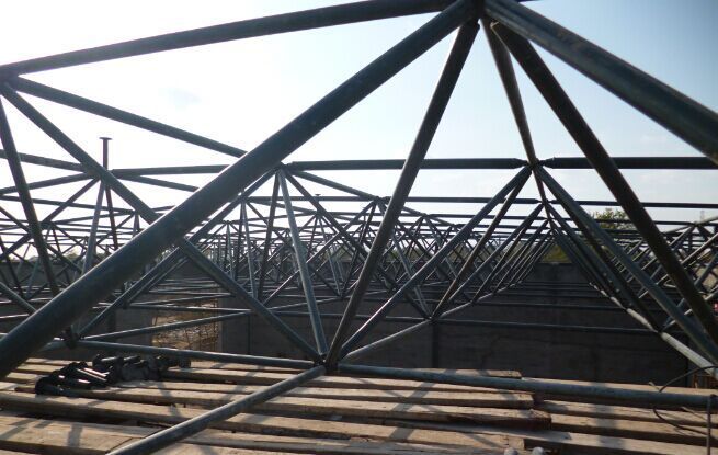 沈陽英華鋼結構網(wǎng)架 專業(yè)打造穩(wěn)固高效的建筑解決方案